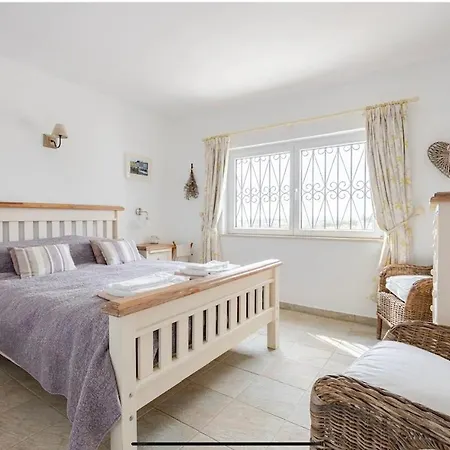 Luxury 2 Bedroom On Quinta Da Saudade * Pera